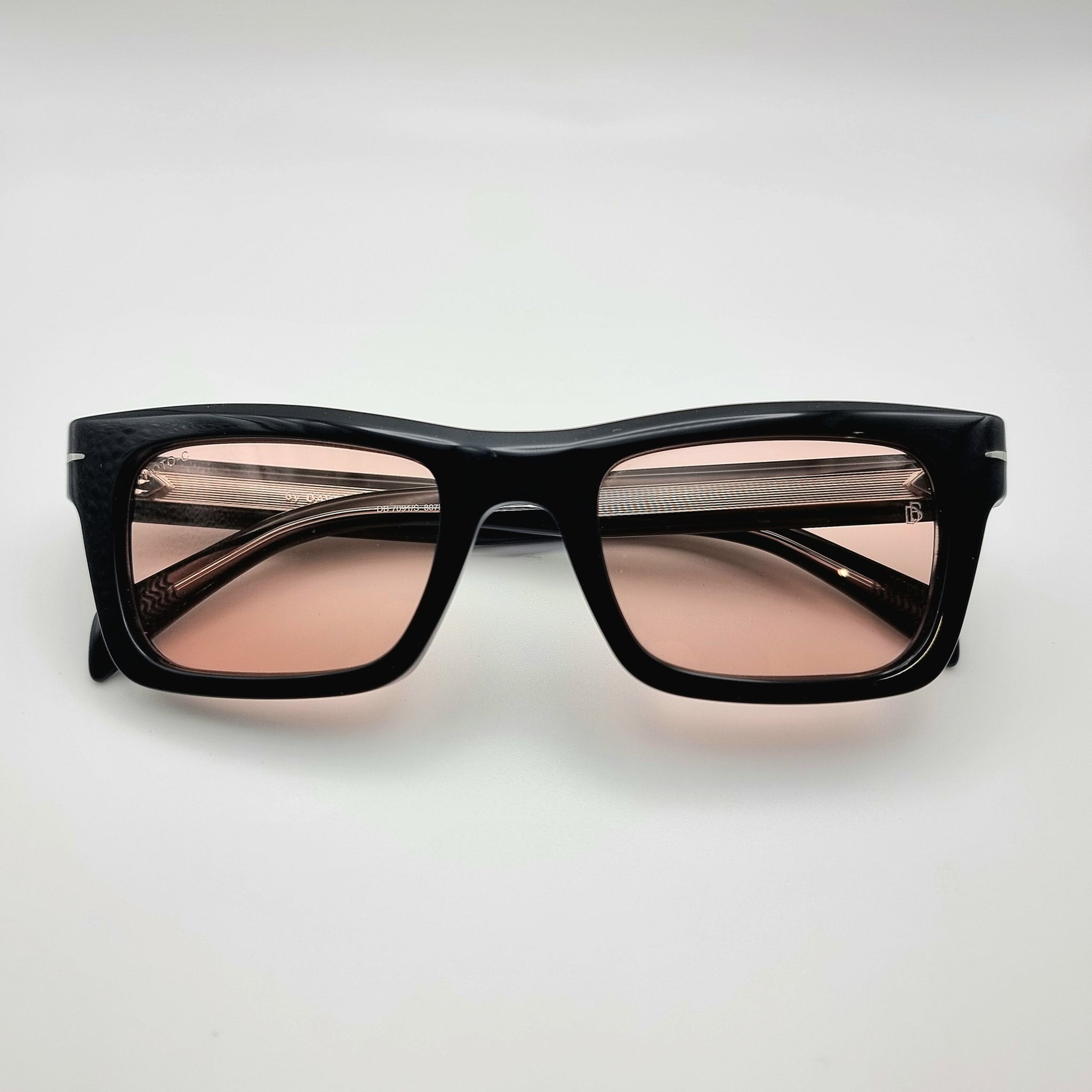 DB 7091/S 807IR PHOTOCHROMIC RED