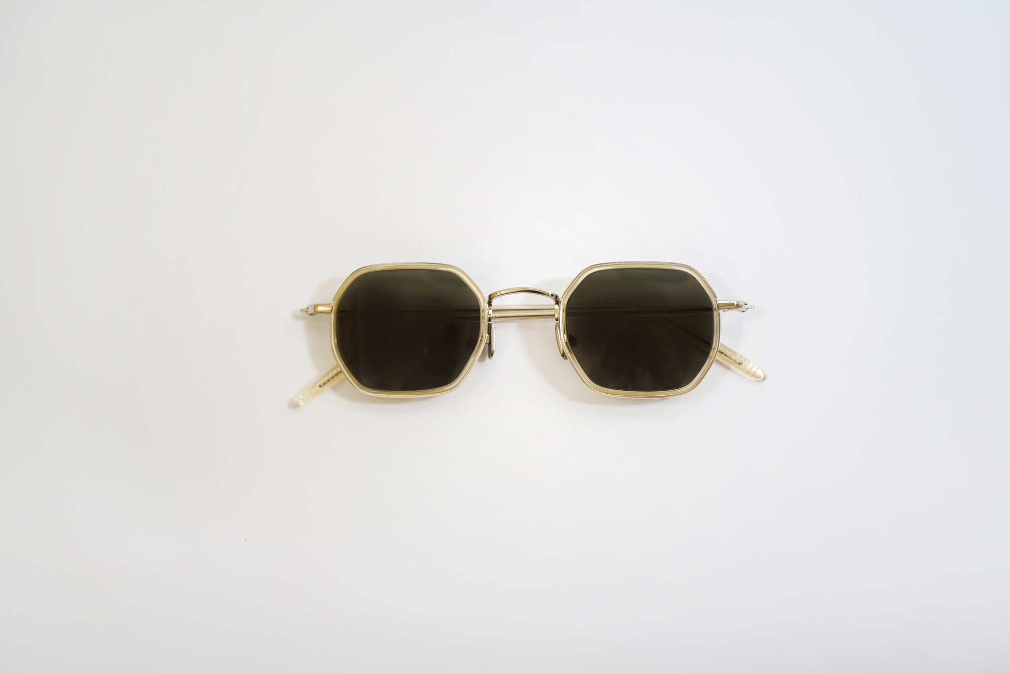 Cubitts - POLYGON L Quartz